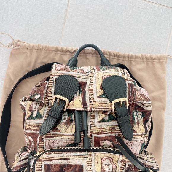 EUC RARE Burberry Rucksack Framed Head Print Backpack Medium - Picture 5 of 14